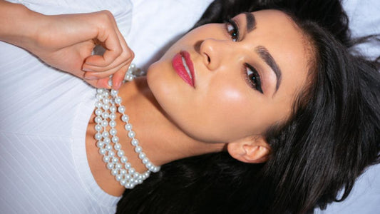 When to Give Pearls as a Gift? The Timeless Meaning of this Enduring Jewelry - Hannaca